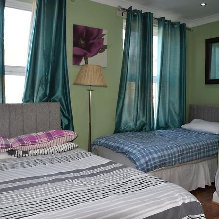 Three Bedroom House Lancaster Road London Kültér fotó