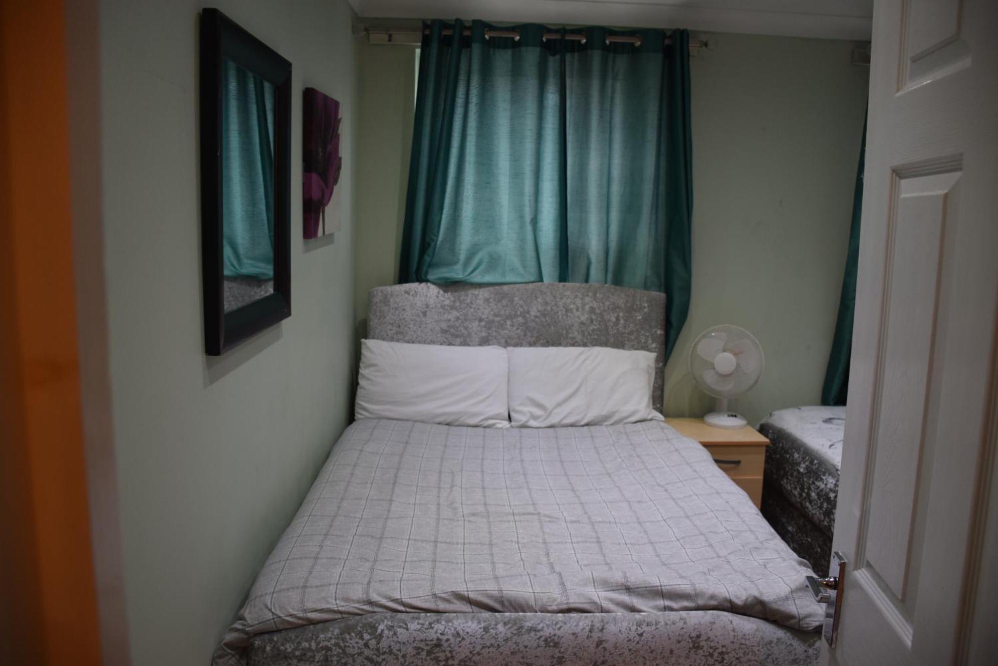 Three Bedroom House Lancaster Road London Kültér fotó